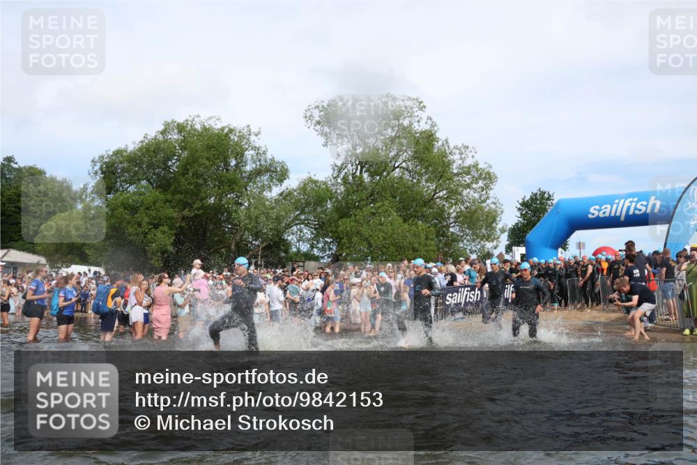 21.06.2026 - Viking Triathlon Michael Strokosch http://msf.ph/oto/9842153 21.06.2026 10:02:38 Schwimmen 16, 83, 99, 100, 126, 186, 220, 325, 372, 386, 440, 462, 485, 513, 560, 579, 604, 636, 653 meine-sportfotos.de