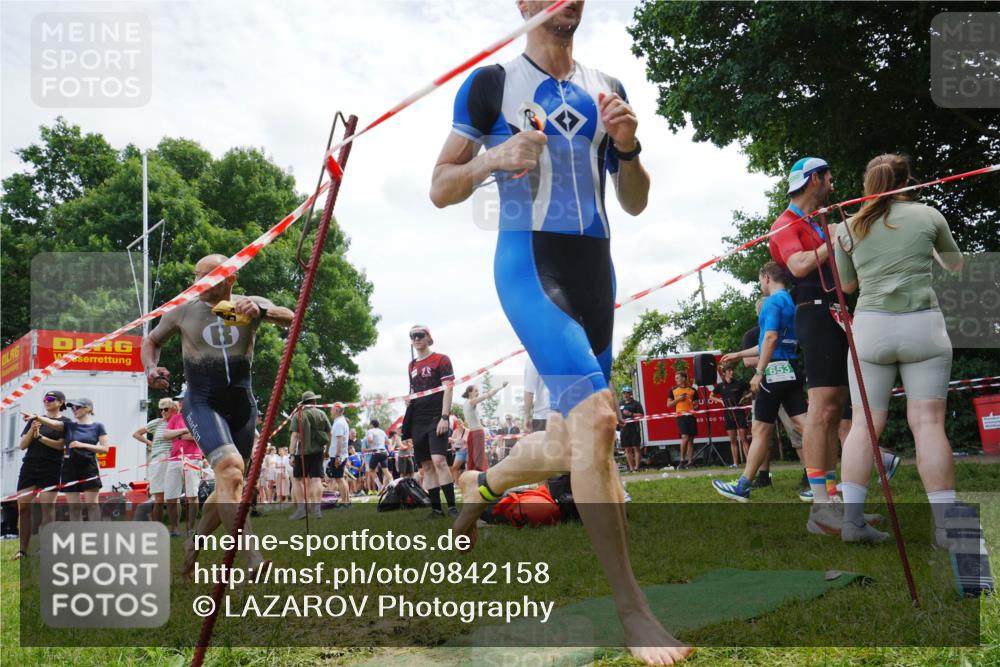21.06.2026 - 29. Vierlanden-Triathlon LAZAROV Photography http://msf.ph/oto/9842158 21.06.2026 13:28:07 Schwimmen 1170, 1204 meine-sportfotos.de