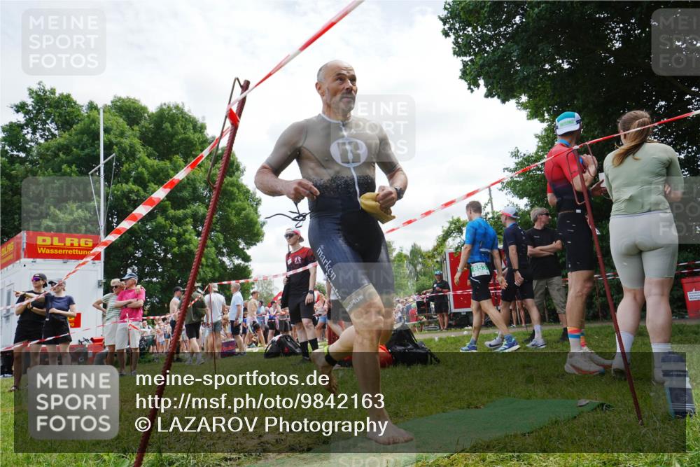 21.06.2026 - 29. Vierlanden-Triathlon LAZAROV Photography http://msf.ph/oto/9842163 21.06.2026 13:28:08 Schwimmen 1170, 1204 meine-sportfotos.de