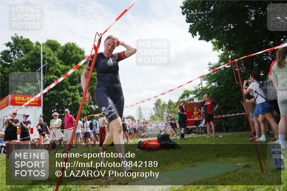 21.06.2026 - 29. Vierlanden-Triathlon LAZAROV Photography http://msf.ph/oto/9842189 21.06.2026 13:31:07 Schwimmen 1211 meine-sportfotos.de