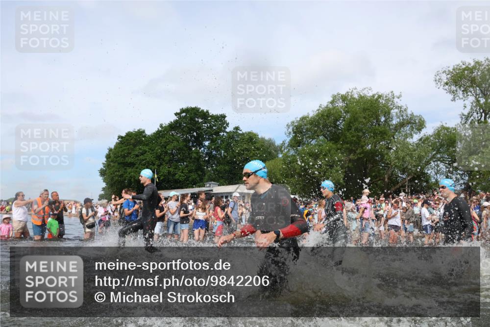 21.06.2026 - Viking Triathlon Michael Strokosch http://msf.ph/oto/9842206 21.06.2026 10:02:49 Schwimmen 16, 20, 64, 73, 111, 171, 186, 219, 315, 372, 440, 530, 553, 634, 636, 653 meine-sportfotos.de