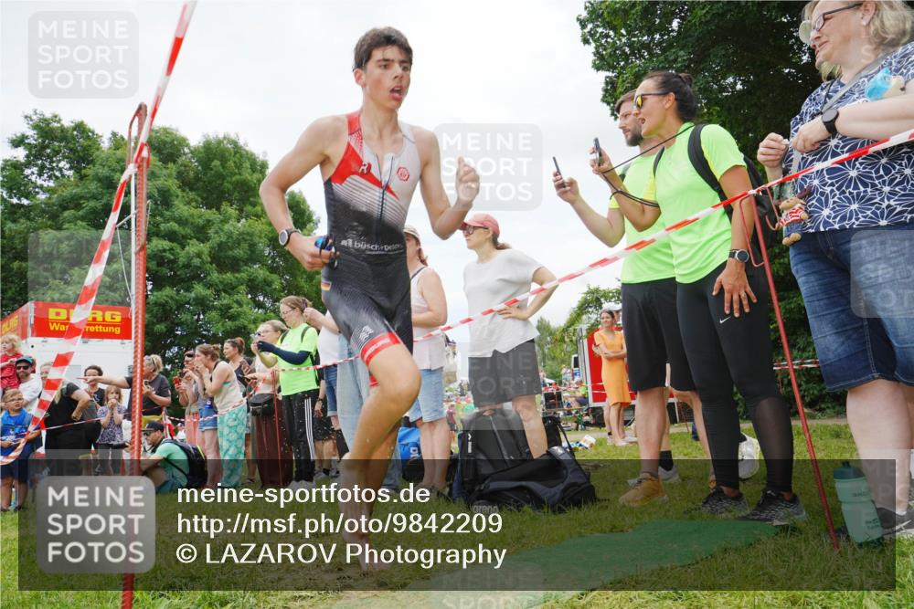 21.06.2026 - 29. Vierlanden-Triathlon LAZAROV Photography http://msf.ph/oto/9842209 21.06.2026 14:36:20 Schwimmen 1232, 1250, 1252, 1254 meine-sportfotos.de