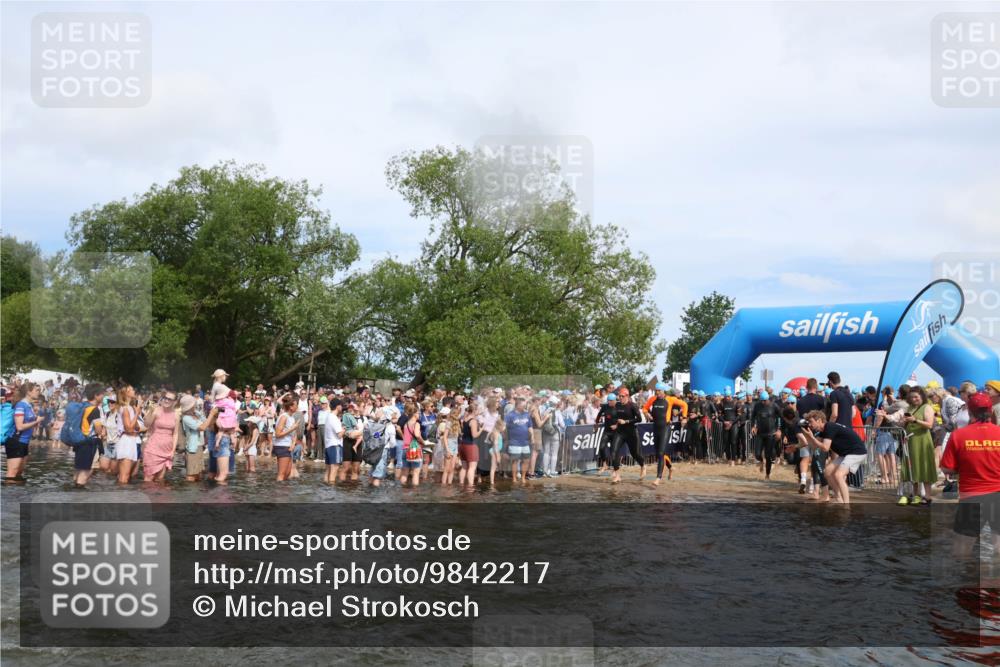 21.06.2026 - Viking Triathlon Michael Strokosch http://msf.ph/oto/9842217 21.06.2026 10:02:51 Schwimmen 16, 20, 64, 73, 111, 171, 219, 315, 372, 440, 530, 553, 634, 636, 653 meine-sportfotos.de