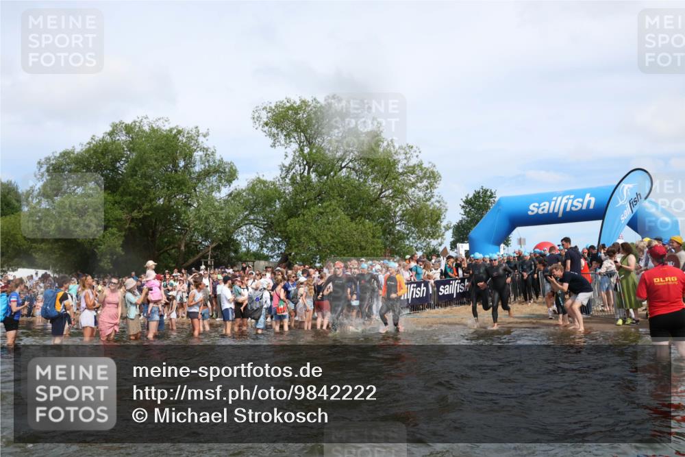 21.06.2026 - Viking Triathlon Michael Strokosch http://msf.ph/oto/9842222 21.06.2026 10:02:52 Schwimmen 16, 20, 64, 73, 111, 171, 219, 315, 372, 440, 530, 553, 634, 636, 653 meine-sportfotos.de