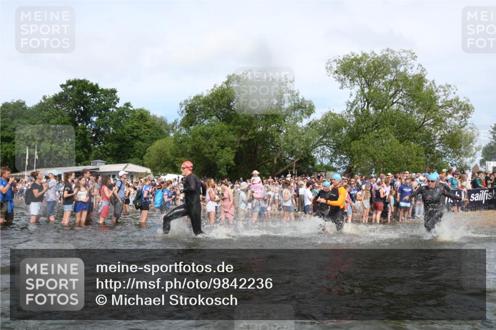 21.06.2026 - Viking Triathlon Michael Strokosch http://msf.ph/oto/9842236 21.06.2026 10:02:54 Schwimmen 20, 64, 73, 111, 171, 219, 233, 315, 395, 407, 475, 530, 546, 553, 634 meine-sportfotos.de