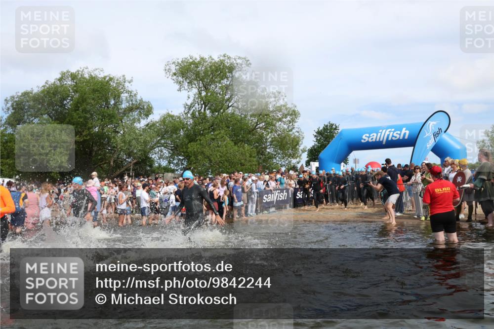 21.06.2026 - Viking Triathlon Michael Strokosch http://msf.ph/oto/9842244 21.06.2026 10:02:55 Schwimmen 20, 64, 73, 111, 171, 219, 233, 315, 395, 407, 475, 530, 546, 553, 634 meine-sportfotos.de