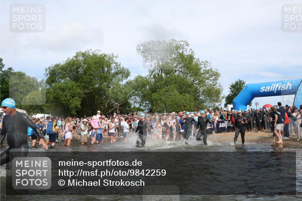 21.06.2026 - Viking Triathlon Michael Strokosch http://msf.ph/oto/9842259 21.06.2026 10:02:58 Schwimmen 64, 111, 219, 233, 395, 407, 475, 530, 546, 634 meine-sportfotos.de