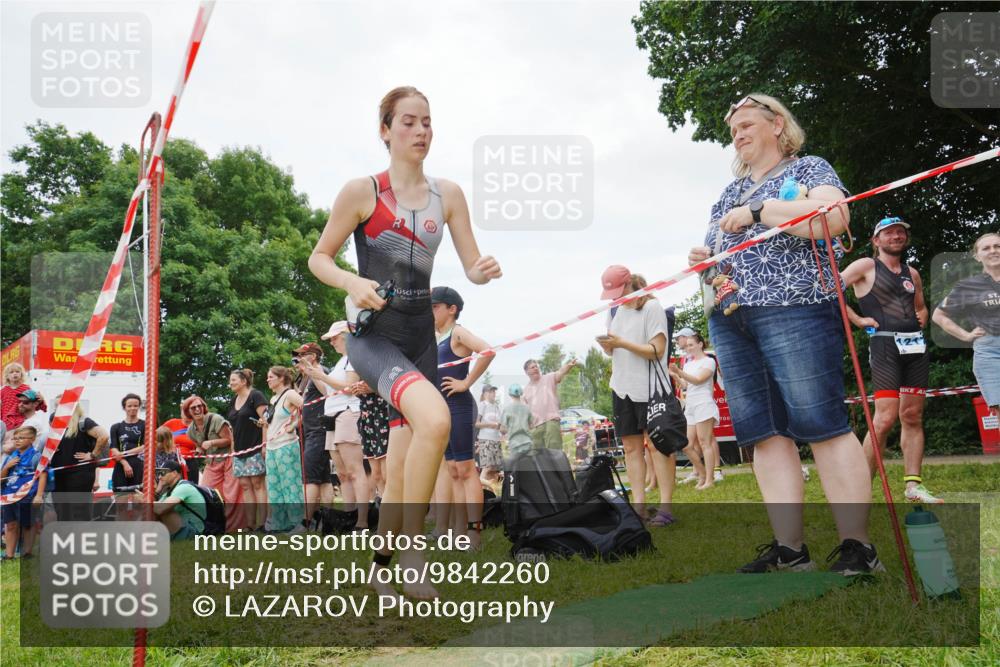 21.06.2026 - 29. Vierlanden-Triathlon LAZAROV Photography http://msf.ph/oto/9842260 21.06.2026 14:37:53 Schwimmen 1253, 1268 meine-sportfotos.de