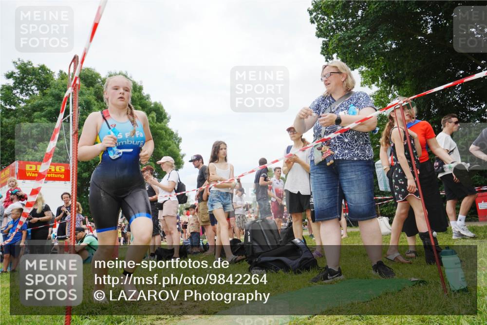 21.06.2026 - 29. Vierlanden-Triathlon LAZAROV Photography http://msf.ph/oto/9842264 21.06.2026 14:38:11 Schwimmen 1237 meine-sportfotos.de