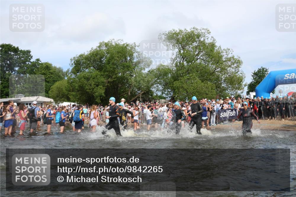 21.06.2026 - Viking Triathlon Michael Strokosch http://msf.ph/oto/9842265 21.06.2026 10:02:59 Schwimmen 64, 80, 82, 111, 199, 219, 233, 395, 407, 475, 530, 545, 546, 612, 634 meine-sportfotos.de