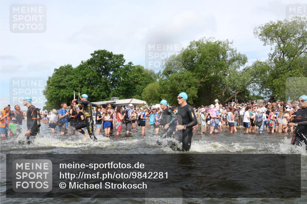 21.06.2026 - Viking Triathlon Michael Strokosch http://msf.ph/oto/9842281 21.06.2026 10:03:01 Schwimmen 64, 80, 82, 111, 199, 219, 233, 395, 407, 475, 530, 545, 546, 612, 634 meine-sportfotos.de
