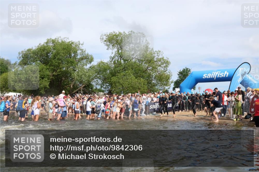 21.06.2026 - Viking Triathlon Michael Strokosch http://msf.ph/oto/9842306 21.06.2026 10:03:06 Schwimmen 49, 80, 82, 199, 200, 233, 348, 356, 395, 404, 407, 475, 545, 546, 612 meine-sportfotos.de