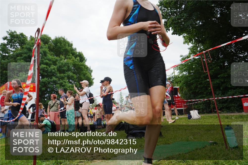 21.06.2026 - 29. Vierlanden-Triathlon LAZAROV Photography http://msf.ph/oto/9842315 21.06.2026 14:38:36 Schwimmen 1238, 1241, 1243, 1244, 1261, 1274, 1277, 1279, 1292, 1294 meine-sportfotos.de