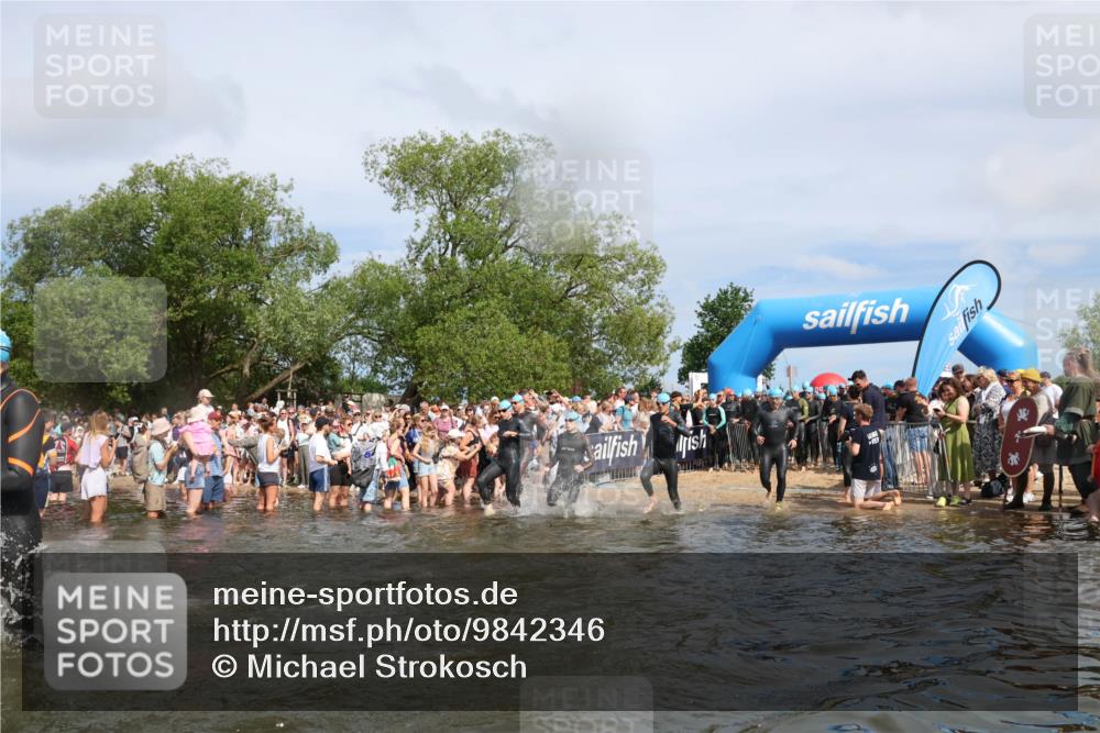 21.06.2026 - Viking Triathlon Michael Strokosch http://msf.ph/oto/9842346 21.06.2026 10:03:12 Schwimmen 49, 68, 80, 82, 170, 199, 200, 208, 348, 352, 356, 404, 467, 545, 612 meine-sportfotos.de