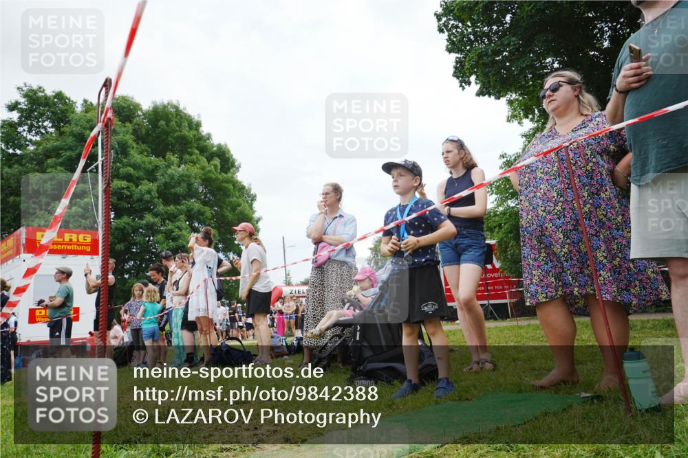 21.06.2026 - 29. Vierlanden-Triathlon LAZAROV Photography http://msf.ph/oto/9842388 21.06.2026 14:47:21 Schwimmen  meine-sportfotos.de