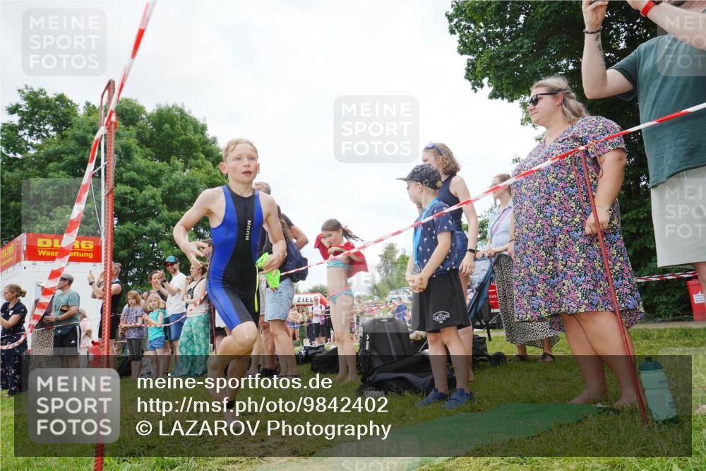 21.06.2026 - 29. Vierlanden-Triathlon LAZAROV Photography http://msf.ph/oto/9842402 21.06.2026 14:48:41 Schwimmen  meine-sportfotos.de
