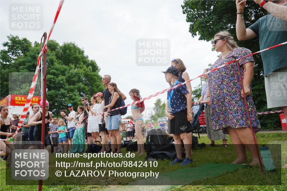 21.06.2026 - 29. Vierlanden-Triathlon LAZAROV Photography http://msf.ph/oto/9842410 21.06.2026 14:48:47 Schwimmen  meine-sportfotos.de