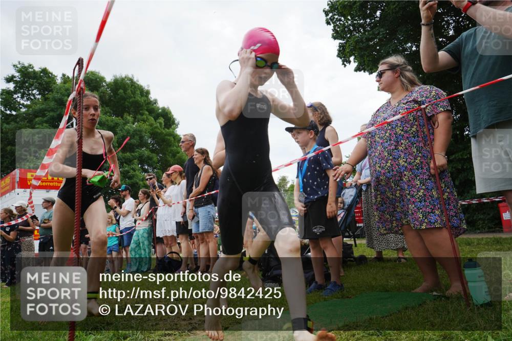 21.06.2026 - 29. Vierlanden-Triathlon LAZAROV Photography http://msf.ph/oto/9842425 21.06.2026 14:48:48 Schwimmen  meine-sportfotos.de