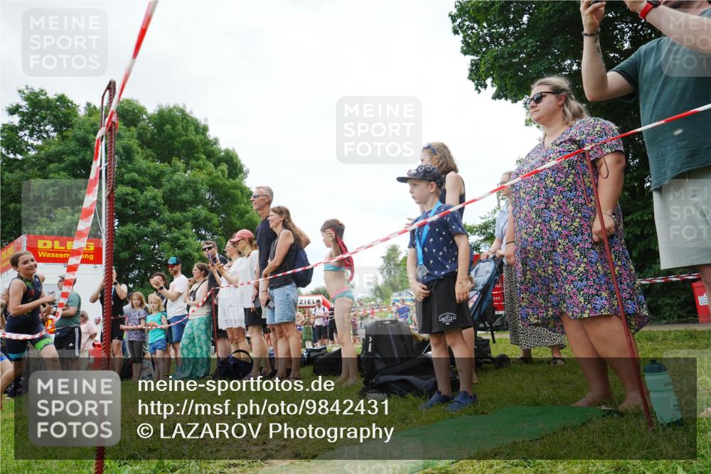 21.06.2026 - 29. Vierlanden-Triathlon LAZAROV Photography http://msf.ph/oto/9842431 21.06.2026 14:48:49 Schwimmen  meine-sportfotos.de