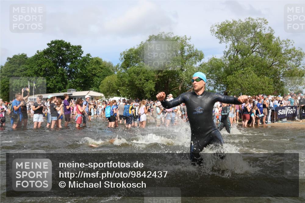 21.06.2026 - Viking Triathlon Michael Strokosch http://msf.ph/oto/9842437 21.06.2026 10:03:29 Schwimmen 53, 84, 95, 118, 143, 251, 303, 327, 328, 364, 423, 457, 556, 656, 667 meine-sportfotos.de