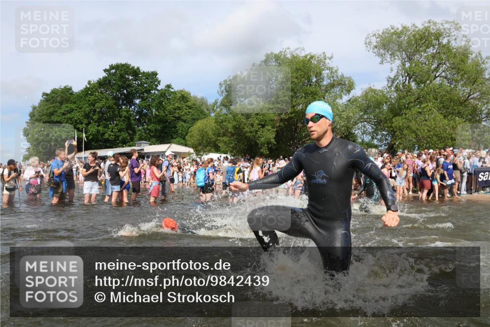 21.06.2026 - Viking Triathlon Michael Strokosch http://msf.ph/oto/9842439 21.06.2026 10:03:29 Schwimmen 53, 84, 95, 118, 143, 251, 303, 327, 328, 364, 423, 457, 556, 656, 667 meine-sportfotos.de