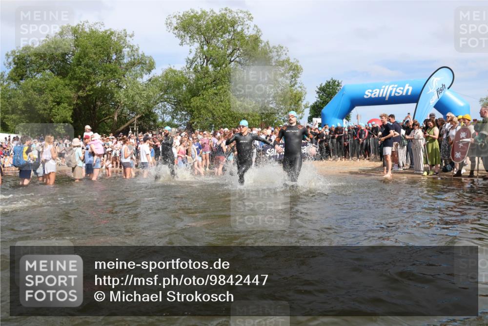 21.06.2026 - Viking Triathlon Michael Strokosch http://msf.ph/oto/9842447 21.06.2026 10:03:32 Schwimmen 53, 84, 95, 118, 143, 251, 303, 323, 327, 328, 364, 423, 457, 556, 559, 656, 667 meine-sportfotos.de