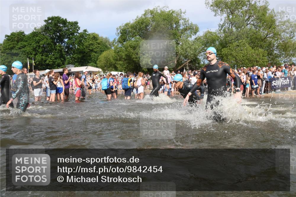 21.06.2026 - Viking Triathlon Michael Strokosch http://msf.ph/oto/9842454 21.06.2026 10:03:33 Schwimmen 53, 84, 95, 118, 143, 229, 251, 303, 323, 327, 328, 340, 364, 423, 457, 458, 556, 559, 656, 667 meine-sportfotos.de