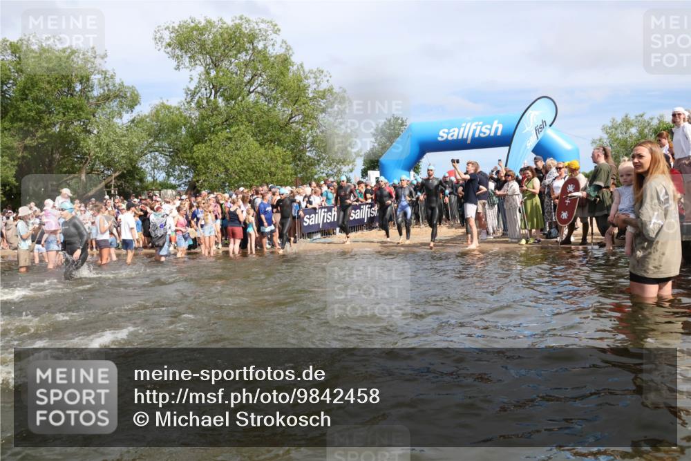 21.06.2026 - Viking Triathlon Michael Strokosch http://msf.ph/oto/9842458 21.06.2026 10:03:35 Schwimmen 53, 84, 95, 143, 229, 251, 303, 323, 327, 340, 423, 457, 458, 559, 656 meine-sportfotos.de