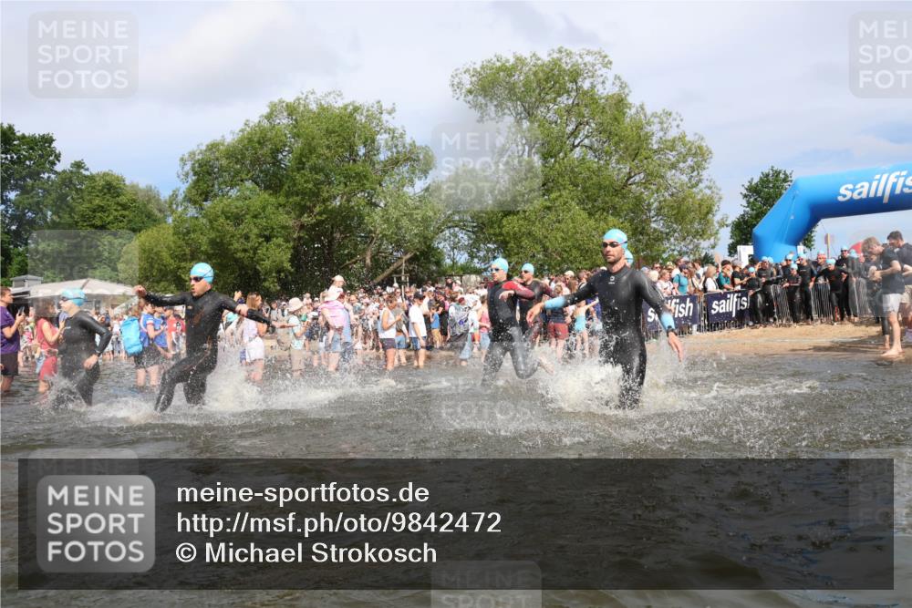 21.06.2026 - Viking Triathlon Michael Strokosch http://msf.ph/oto/9842472 21.06.2026 10:03:38 Schwimmen 53, 95, 137, 144, 229, 251, 323, 327, 340, 423, 436, 450, 458, 521, 559 meine-sportfotos.de