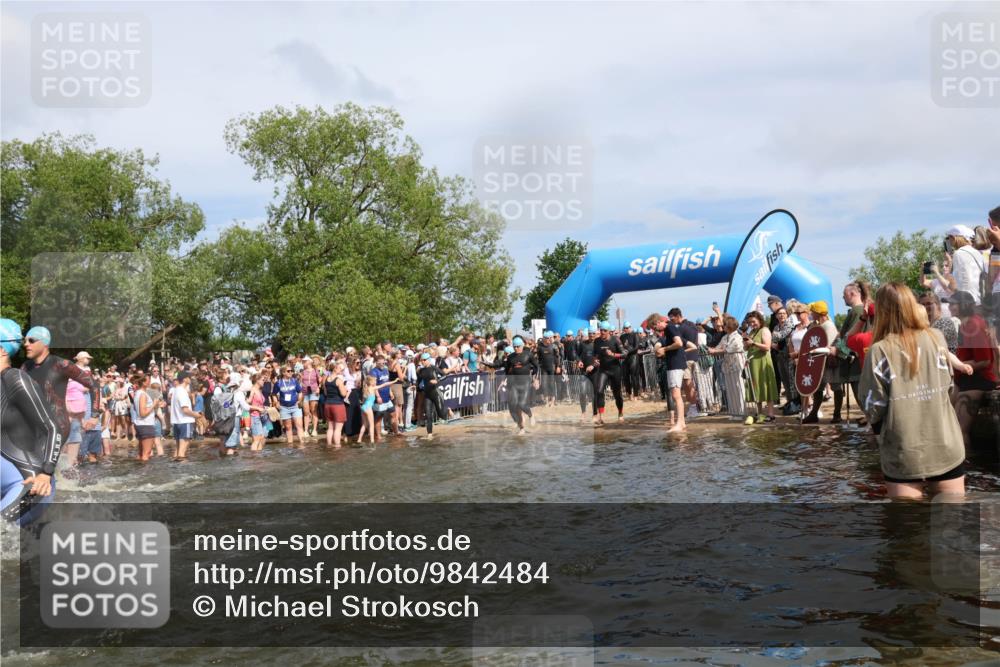 21.06.2026 - Viking Triathlon Michael Strokosch http://msf.ph/oto/9842484 21.06.2026 10:03:40 Schwimmen 53, 95, 137, 144, 229, 251, 323, 327, 340, 423, 436, 450, 458, 521, 559 meine-sportfotos.de