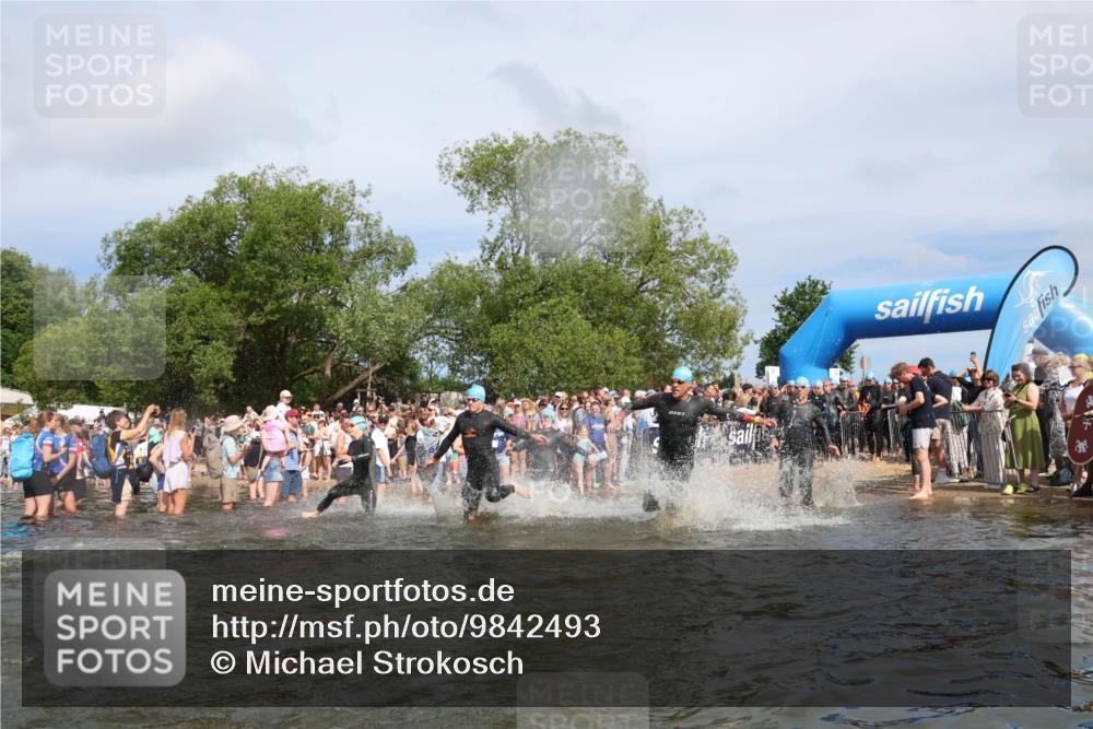 21.06.2026 - Viking Triathlon Michael Strokosch http://msf.ph/oto/9842493 21.06.2026 10:03:42 Schwimmen 95, 137, 144, 229, 267, 323, 327, 340, 436, 450, 458, 521, 559 meine-sportfotos.de