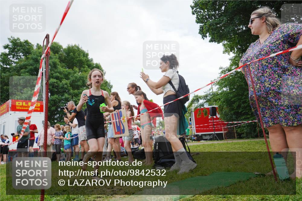 21.06.2026 - 29. Vierlanden-Triathlon LAZAROV Photography http://msf.ph/oto/9842532 21.06.2026 14:50:05 Schwimmen  meine-sportfotos.de