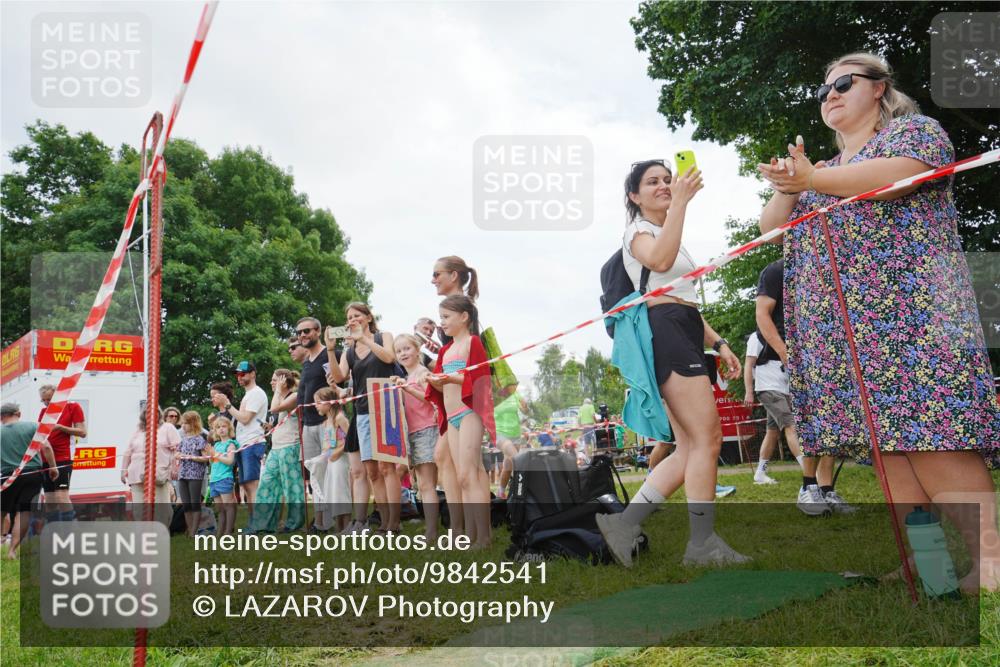 21.06.2026 - 29. Vierlanden-Triathlon LAZAROV Photography http://msf.ph/oto/9842541 21.06.2026 14:50:13 Schwimmen  meine-sportfotos.de