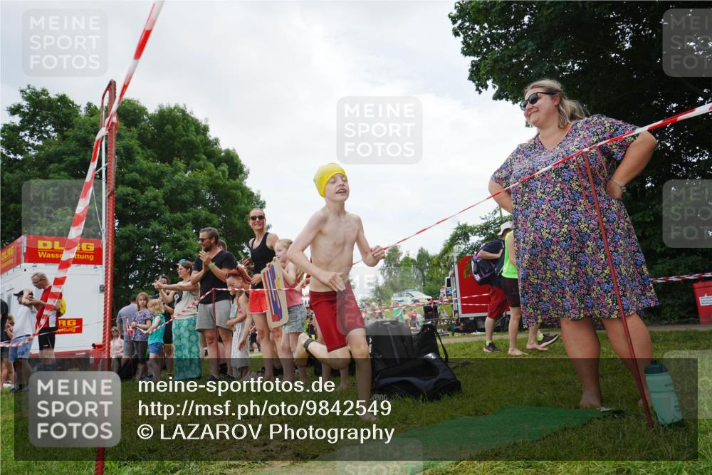 21.06.2026 - 29. Vierlanden-Triathlon LAZAROV Photography http://msf.ph/oto/9842549 21.06.2026 14:50:43 Schwimmen  meine-sportfotos.de