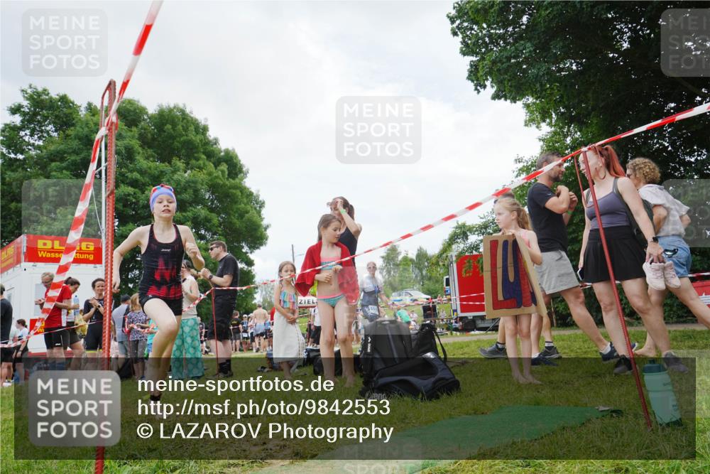 21.06.2026 - 29. Vierlanden-Triathlon LAZAROV Photography http://msf.ph/oto/9842553 21.06.2026 14:50:59 Schwimmen 1309 meine-sportfotos.de