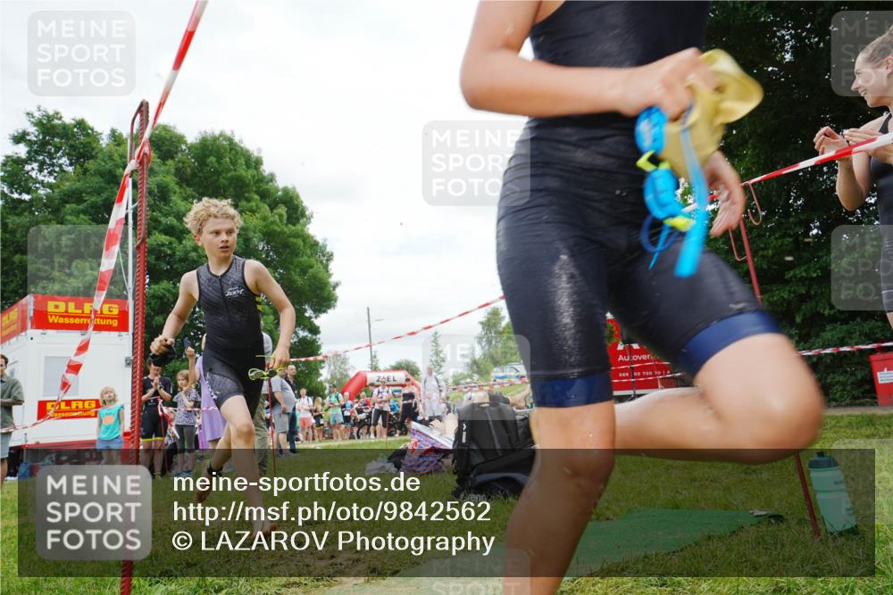 21.06.2026 - 29. Vierlanden-Triathlon LAZAROV Photography http://msf.ph/oto/9842562 21.06.2026 15:01:46 Schwimmen  meine-sportfotos.de