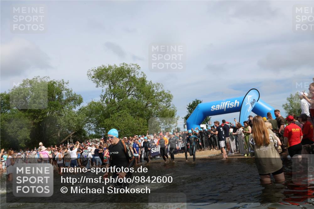 21.06.2026 - Viking Triathlon Michael Strokosch http://msf.ph/oto/9842600 21.06.2026 10:04:02 Schwimmen 122, 195, 197, 266, 268, 279, 333, 384, 460, 531, 552, 554, 608, 645, 654 meine-sportfotos.de