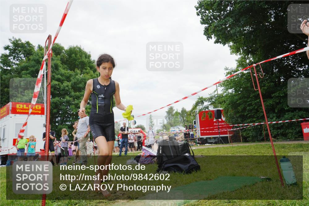 21.06.2026 - 29. Vierlanden-Triathlon LAZAROV Photography http://msf.ph/oto/9842602 21.06.2026 15:02:13 Schwimmen  meine-sportfotos.de