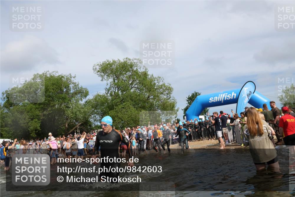 21.06.2026 - Viking Triathlon Michael Strokosch http://msf.ph/oto/9842603 21.06.2026 10:04:02 Schwimmen 122, 195, 197, 266, 268, 279, 333, 384, 460, 531, 552, 554, 608, 645, 654 meine-sportfotos.de