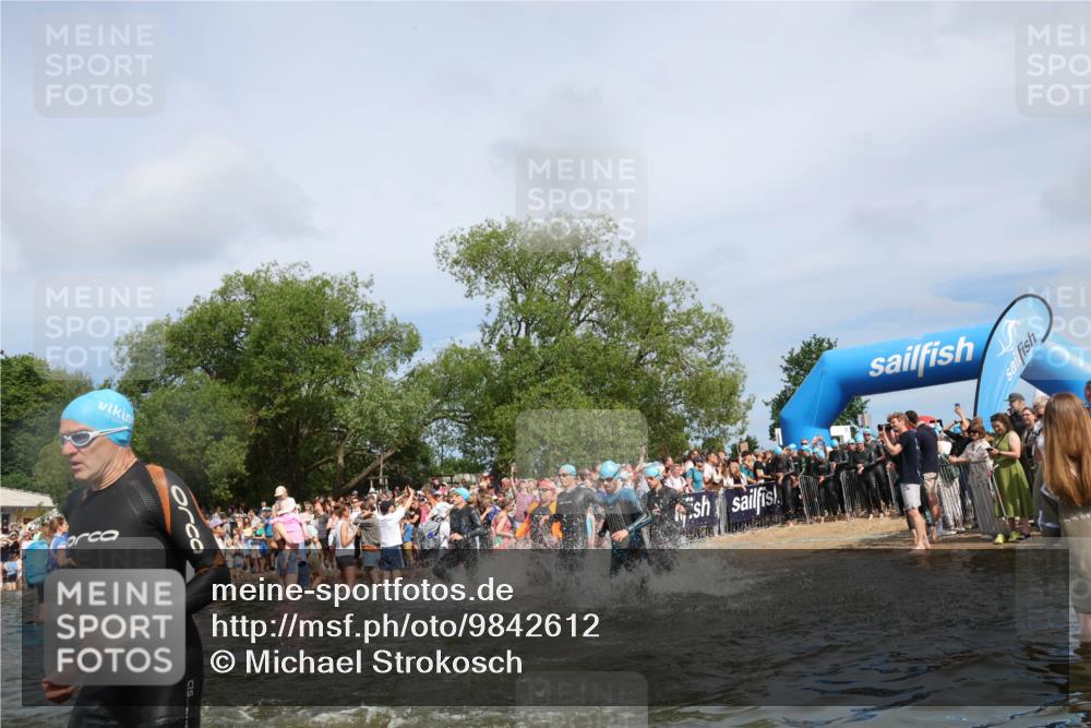 21.06.2026 - Viking Triathlon Michael Strokosch http://msf.ph/oto/9842612 21.06.2026 10:04:03 Schwimmen 122, 195, 197, 266, 268, 279, 333, 384, 460, 531, 552, 554, 608, 645, 654 meine-sportfotos.de