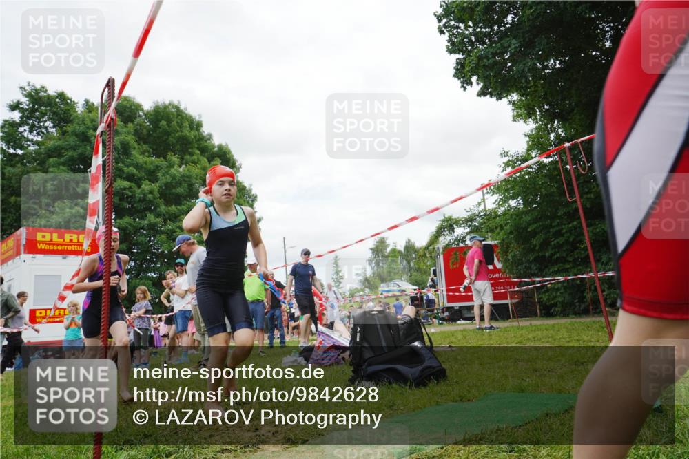 21.06.2026 - 29. Vierlanden-Triathlon LAZAROV Photography http://msf.ph/oto/9842628 21.06.2026 15:02:42 Schwimmen  meine-sportfotos.de