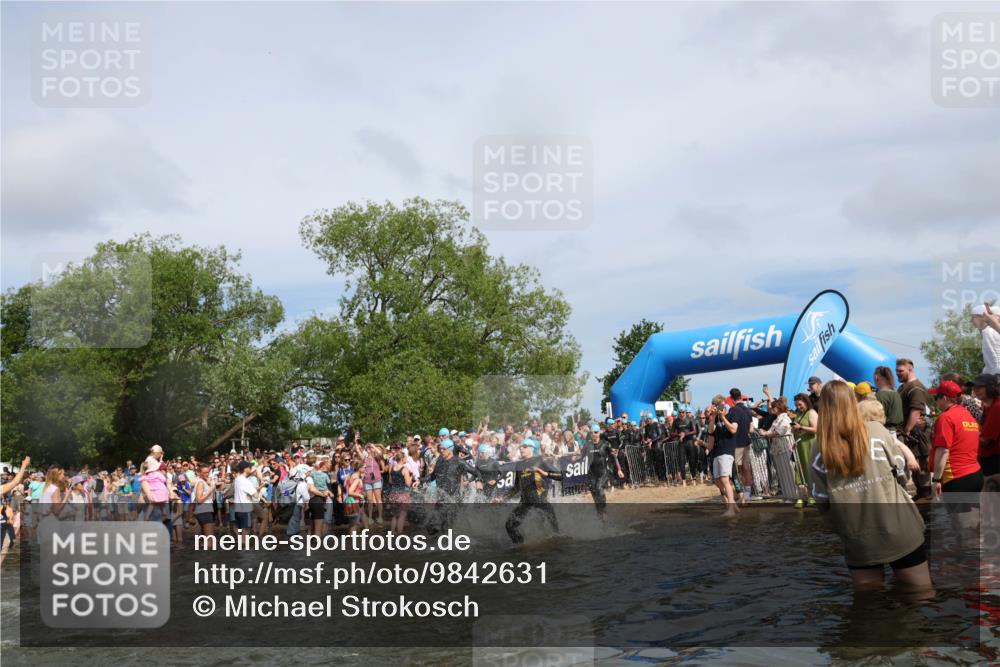 21.06.2026 - Viking Triathlon Michael Strokosch http://msf.ph/oto/9842631 21.06.2026 10:04:07 Schwimmen 122, 195, 197, 243, 266, 269, 279, 333, 384, 397, 400, 460, 496, 645, 654 meine-sportfotos.de