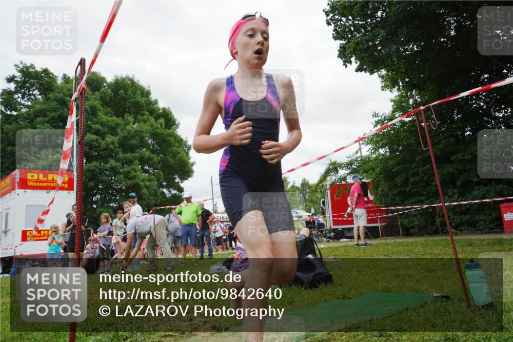 21.06.2026 - 29. Vierlanden-Triathlon LAZAROV Photography http://msf.ph/oto/9842640 21.06.2026 15:02:43 Schwimmen  meine-sportfotos.de