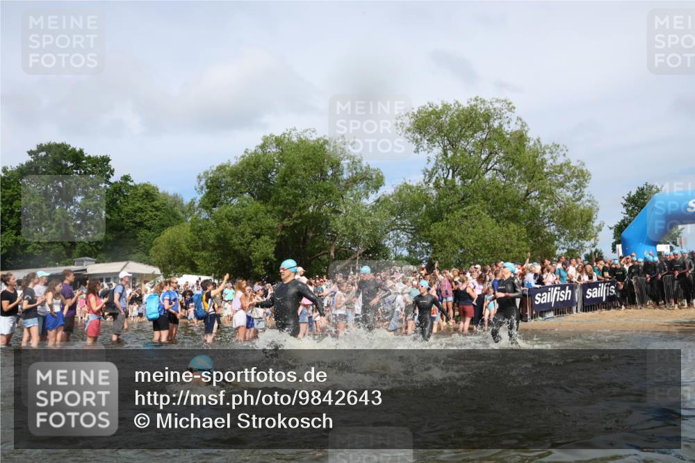 21.06.2026 - Viking Triathlon Michael Strokosch http://msf.ph/oto/9842643 21.06.2026 10:04:09 Schwimmen 195, 197, 227, 239, 243, 269, 279, 333, 397, 400, 496, 526, 654, 666 meine-sportfotos.de