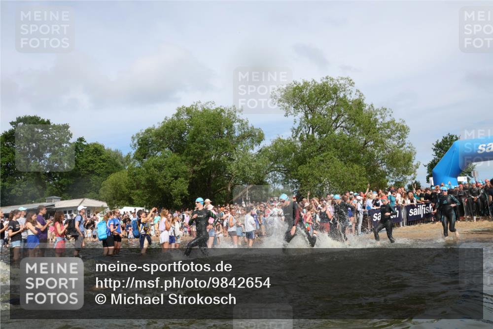 21.06.2026 - Viking Triathlon Michael Strokosch http://msf.ph/oto/9842654 21.06.2026 10:04:13 Schwimmen 195, 197, 205, 213, 227, 239, 243, 256, 269, 279, 333, 377, 397, 400, 411, 496, 526, 654, 666 meine-sportfotos.de