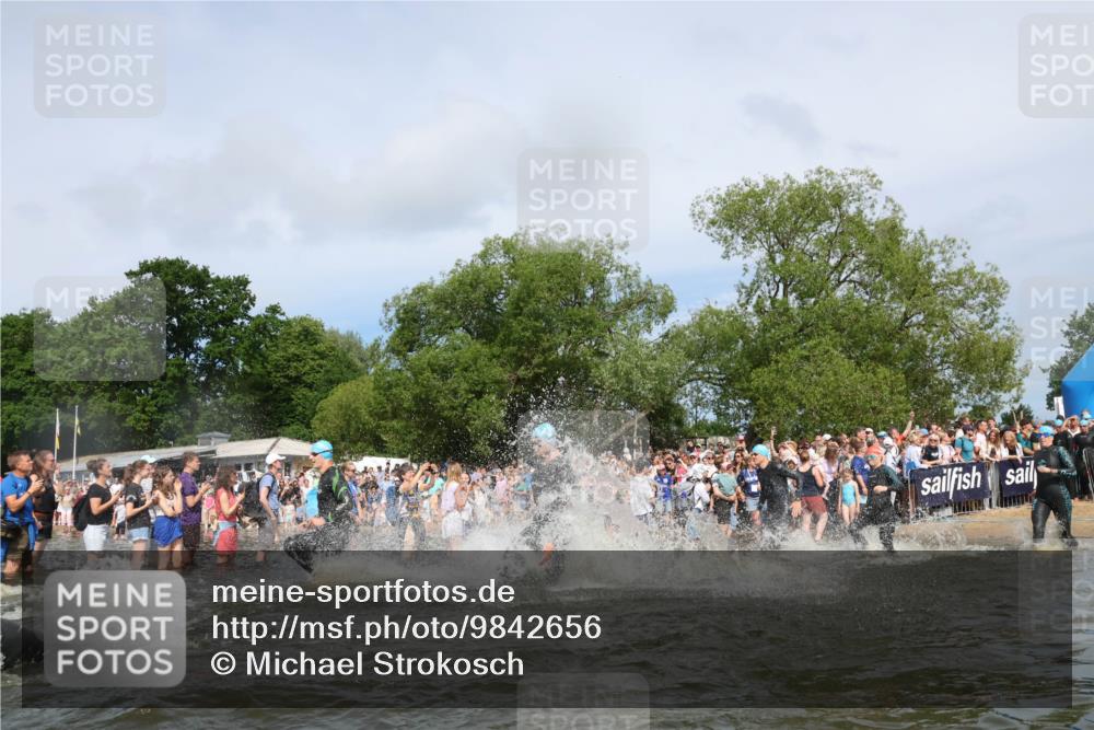 21.06.2026 - Viking Triathlon Michael Strokosch http://msf.ph/oto/9842656 21.06.2026 10:04:14 Schwimmen 96, 205, 213, 227, 239, 243, 256, 269, 377, 397, 400, 411, 496, 526, 666 meine-sportfotos.de