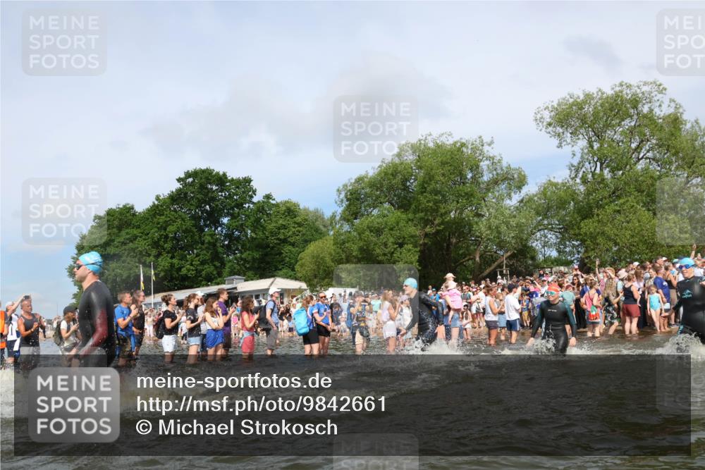 21.06.2026 - Viking Triathlon Michael Strokosch http://msf.ph/oto/9842661 21.06.2026 10:04:15 Schwimmen 96, 205, 213, 227, 239, 243, 256, 269, 377, 397, 400, 411, 496, 526, 666 meine-sportfotos.de