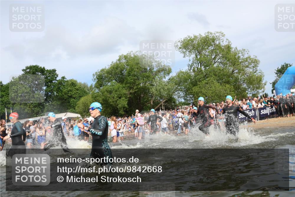 21.06.2026 - Viking Triathlon Michael Strokosch http://msf.ph/oto/9842668 21.06.2026 10:04:18 Schwimmen 96, 179, 205, 213, 227, 239, 243, 256, 269, 377, 397, 400, 411, 496, 526, 602, 614, 666 meine-sportfotos.de