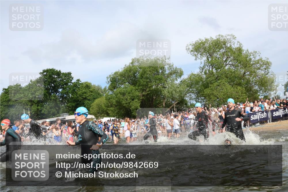 21.06.2026 - Viking Triathlon Michael Strokosch http://msf.ph/oto/9842669 21.06.2026 10:04:19 Schwimmen 96, 132, 179, 205, 213, 227, 239, 241, 256, 377, 411, 526, 602, 614, 666 meine-sportfotos.de