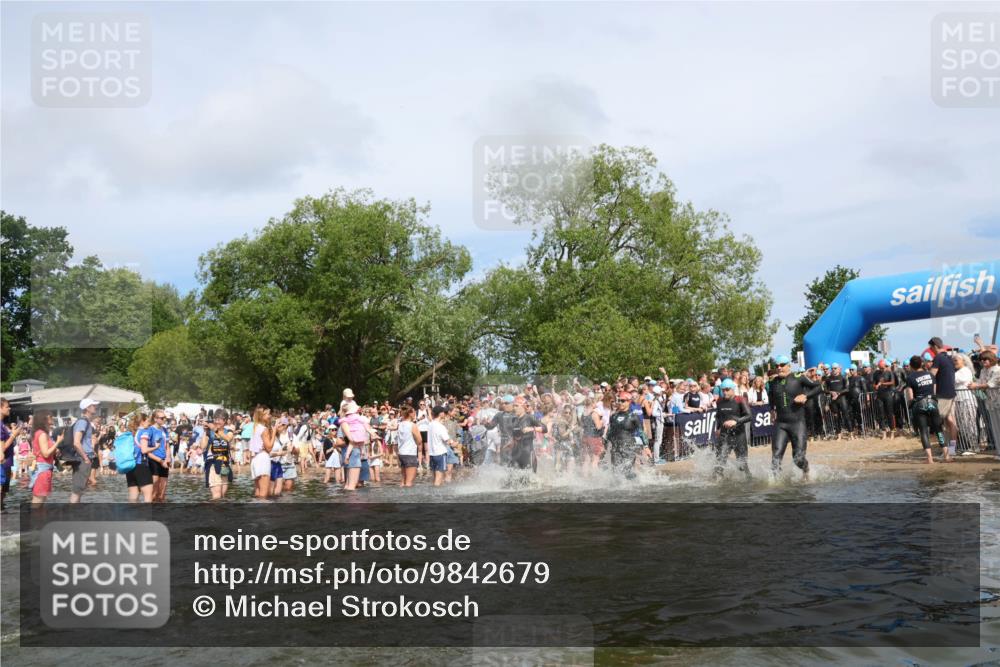 21.06.2026 - Viking Triathlon Michael Strokosch http://msf.ph/oto/9842679 21.06.2026 10:04:23 Schwimmen 96, 132, 179, 205, 213, 239, 241, 256, 377, 411, 526, 602, 614, 658, 666 meine-sportfotos.de